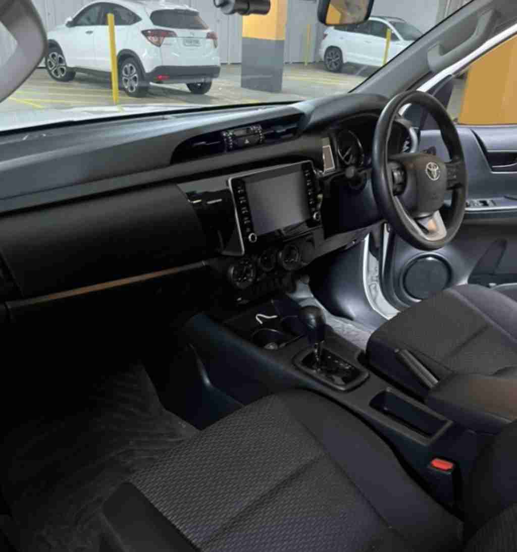 新加坡 二手车 皮卡 Toyota HILUX 工具车 2022新款原车自带 CarPlay