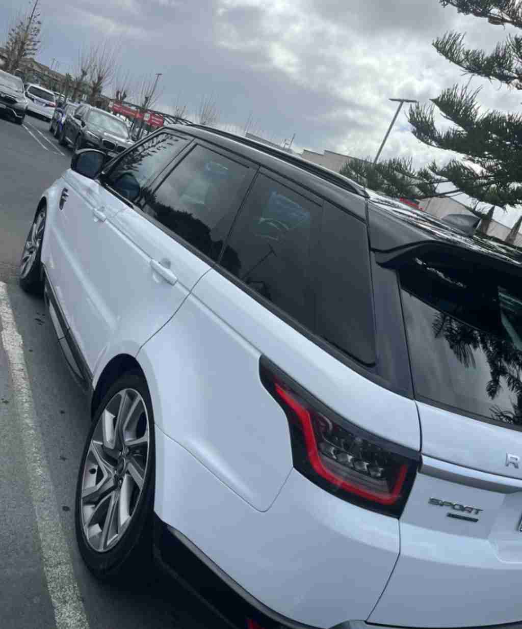 新加坡 二手车 越野车 2018 路虎 LAND ROVER RANGE ROVER SPORT SDV6 HSE 3.0D/4WD / White / Suv(large)