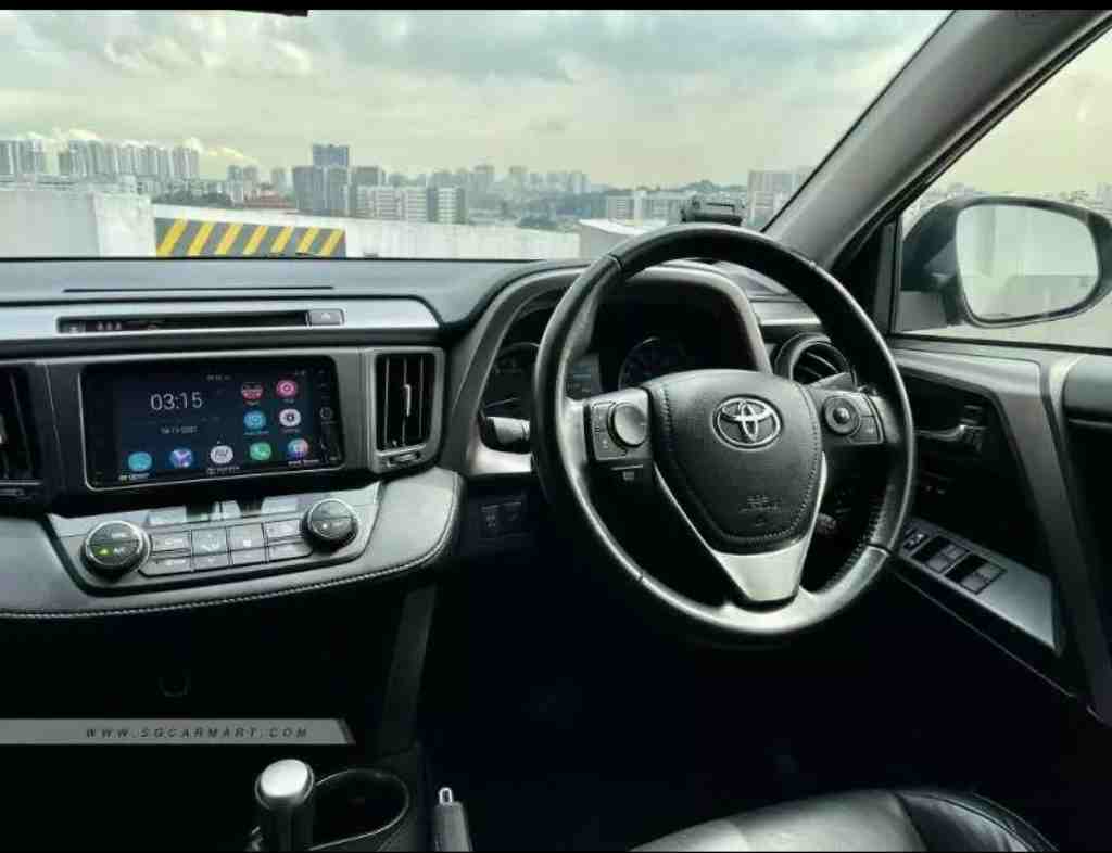 新加坡 两箱轿车 二手车两箱轿车 Toyota Rav4 2.0A Premium