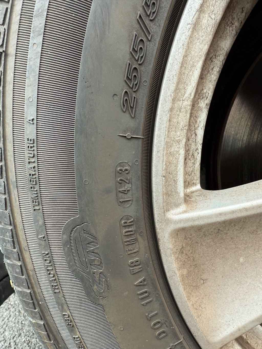 新加坡 二手车 越野车 7550.00$ 2012年 BMW X5 146405英里