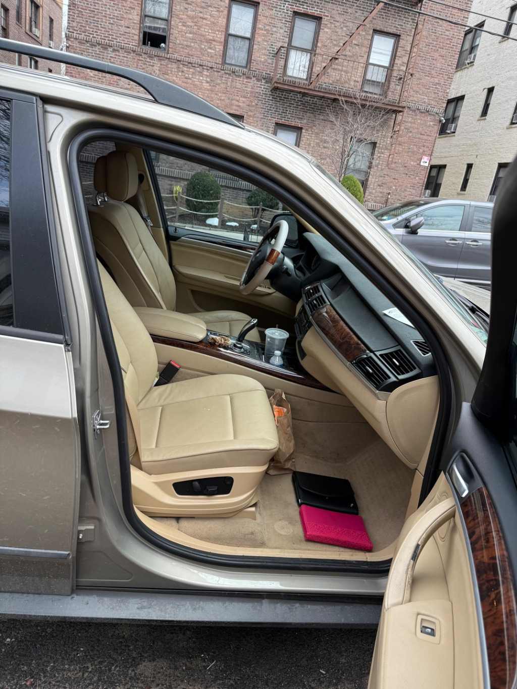 新加坡 二手车 越野车 7550.00$ 2012年 BMW X5 146405英里